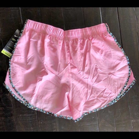 Nike shorts - Picture 3 of 3